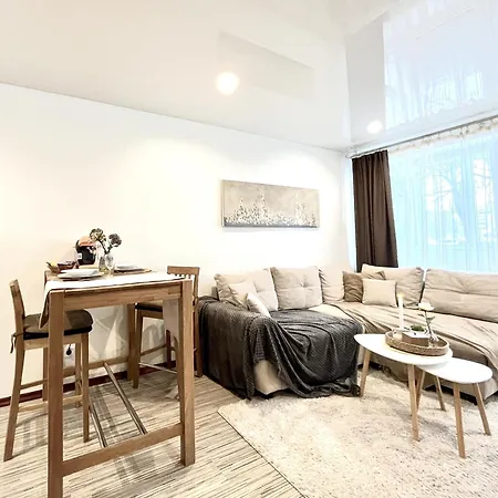 Apartament First Floor With Balcony Center Narwa