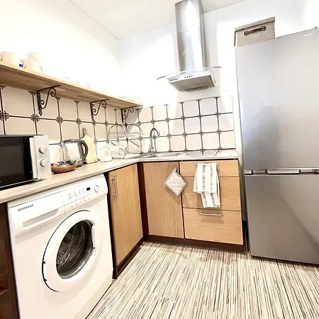First Floor With Balcony Center Apartament