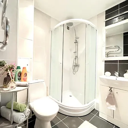 First Floor With Balcony Center نارفا