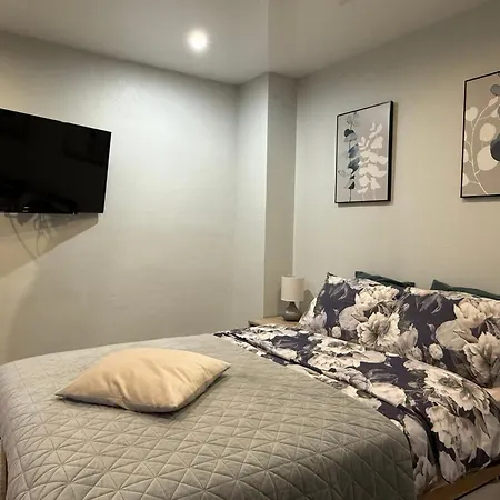 Apartament First Floor With Balcony Center