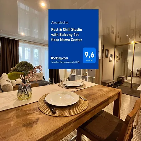 First Floor With Balcony Center Appartamento Narva