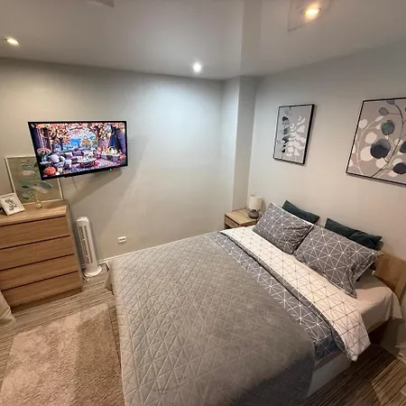 شقة First Floor With Balcony Center