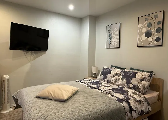 Apartment First Floor With Balcony Center